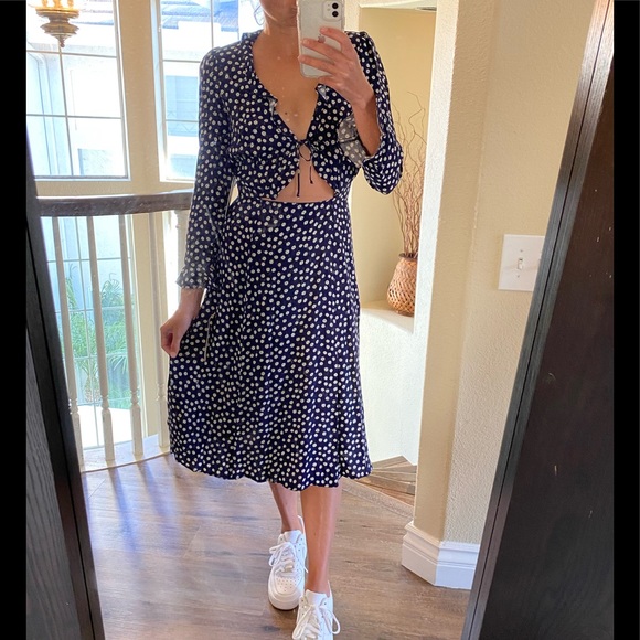 NWT REFORMATION | Floral Heidi - Blue Daisy Sz 4 - Picture 2 of 9